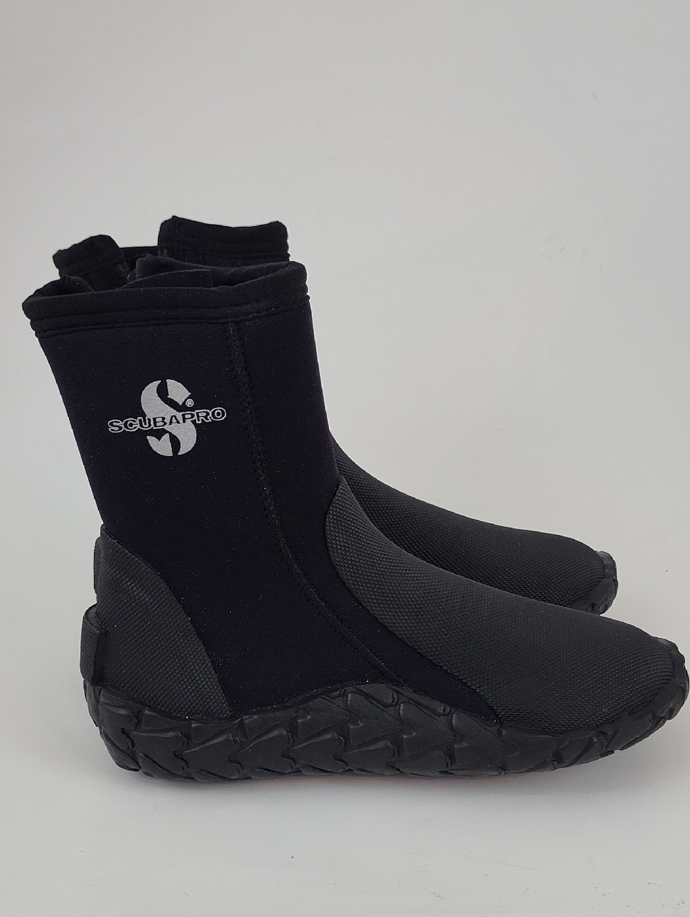 ScubaPro Delta 5MM Neoprene Dive Boots Black Scuba Diving Boots Mens 6 Women 7.5